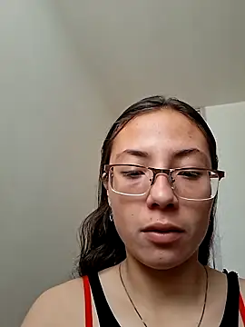 Valeria Saenz 25 online show from 9, 9, 2025