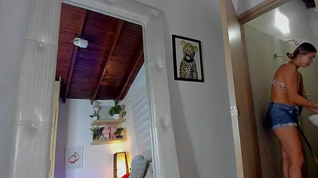 sara madrid online show from 4, 3, 2026