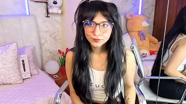 VioletxBloom online show from 4, 2, 2026