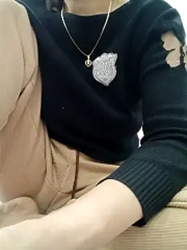 Snapshot of Buny_vera chatting on 23, 12, 2025 Buny vera online show from 23, 12, 2025