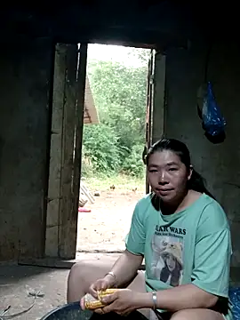 Snapshot of quynhkoolbae chatting on 17, 9, 2025 quynhkoolbae online show from 17, 9, 2025