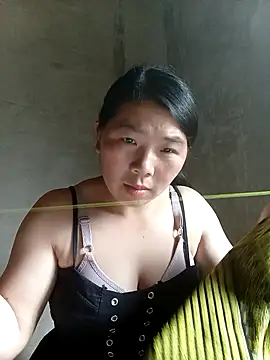 Snapshot of quynhkoolbae chatting on 23, 9, 2025 quynhkoolbae online show from 23, 9, 2025