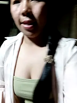 Snapshot of quynhkoolbae chatting on 27, 9, 2025 quynhkoolbae online show from 27, 9, 2025