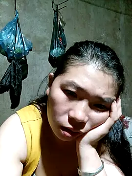 Snapshot of quynhkoolbae chatting on 3, 10, 2025 quynhkoolbae online show from 3, 10, 2025