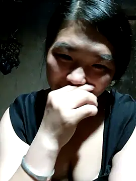 Snapshot of quynhkoolbae chatting on 7, 10, 2025 quynhkoolbae online show from 7, 10, 2025