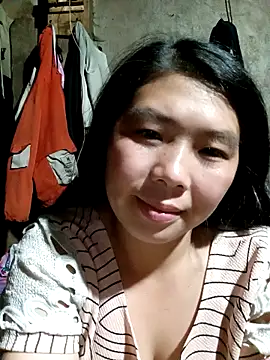 Snapshot of quynhkoolbae chatting on 12, 10, 2025 quynhkoolbae online show from 12, 10, 2025