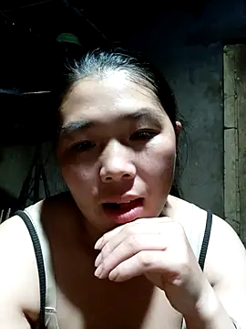 Snapshot of quynhkoolbae chatting on 17, 10, 2025 quynhkoolbae online show from 17, 10, 2025