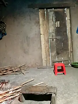 Snapshot of quynhkoolbae chatting on 18, 10, 2025 quynhkoolbae online show from 18, 10, 2025