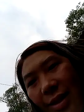 Snapshot of quynhkoolbae chatting on 28, 10, 2025 quynhkoolbae online show from 28, 10, 2025