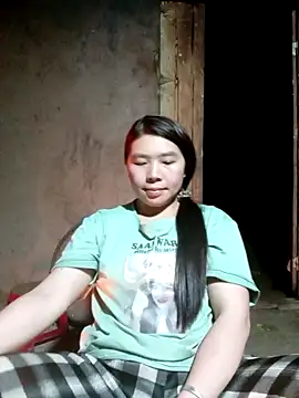 Snapshot of quynhkoolbae chatting on 5, 11, 2025 quynhkoolbae online show from 5, 11, 2025