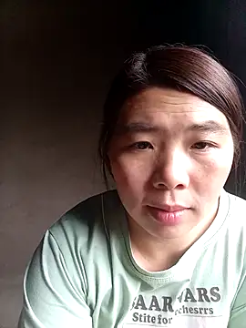 Snapshot of quynhkoolbae chatting on 6, 11, 2025 quynhkoolbae online show from 6, 11, 2025