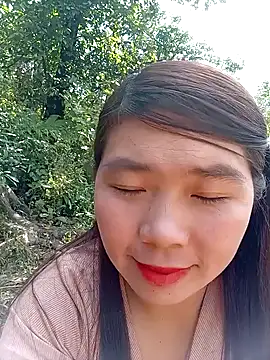 Snapshot of quynhkoolbae chatting on 23, 11, 2025 quynhkoolbae online show from 23, 11, 2025