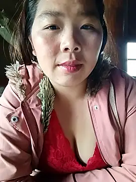 Snapshot of quynhkoolbae chatting on 4, 5, 2026 quynhkoolbae online show from 4, 5, 2026