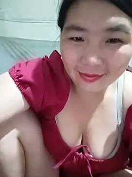 Snapshot of quynhkoolbae chatting on 10, 5, 2026 quynhkoolbae online show from 10, 5, 2026