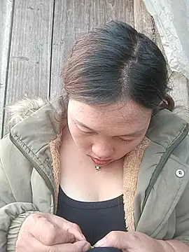 Snapshot of miumiu_00 chatting on 3, 12, 2025 miumiu 00 online show from 3, 12, 2025