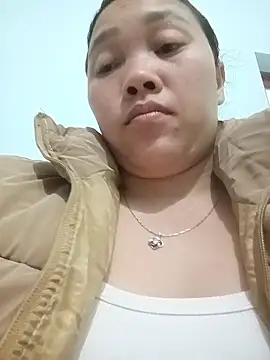 Snapshot of miumiu_00 chatting on 14, 1, 2026 miumiu 00 online show from 14, 1, 2026