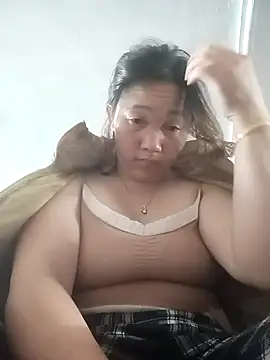 Snapshot of miumiu_00 chatting on 24, 2, 2026 miumiu 00 online show from 24, 2, 2026