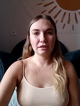 Snapshot of KisaVixen chatting on 3, 10, 2025 KisaVixen online show from 3, 10, 2025