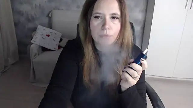 Snapshot of AdelinaLawson chatting on 24, 11, 2025 AdelinaLawson online show from 24, 11, 2025