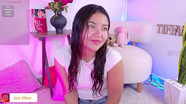 Snapshot of Kiut_tiffanii chatting on 4, 12, 2025 Kiut tiffanii online show from 4, 12, 2025