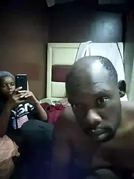 Snapshot of TinnyVsGiant chatting on 11, 11, 2025 TinnyVsGiant online show from 11, 11, 2025