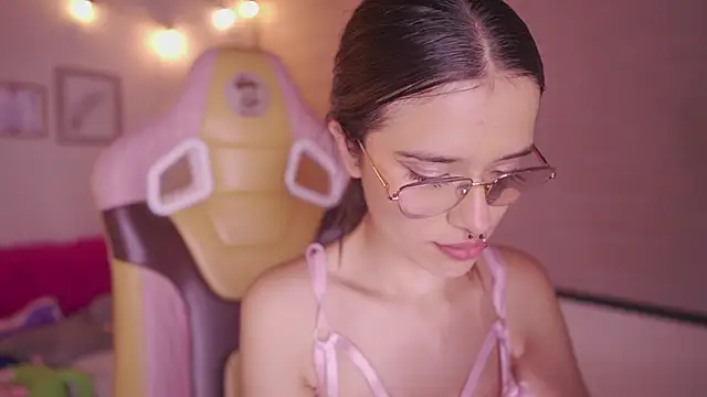 Lana Dreams  online show from 23, 6, 2026