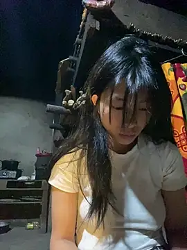 EmLy02 online show from 25, 9, 2025