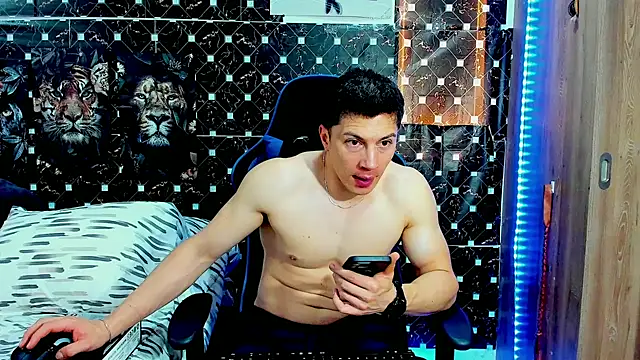 javiersexymann online show from 8, 7, 2026