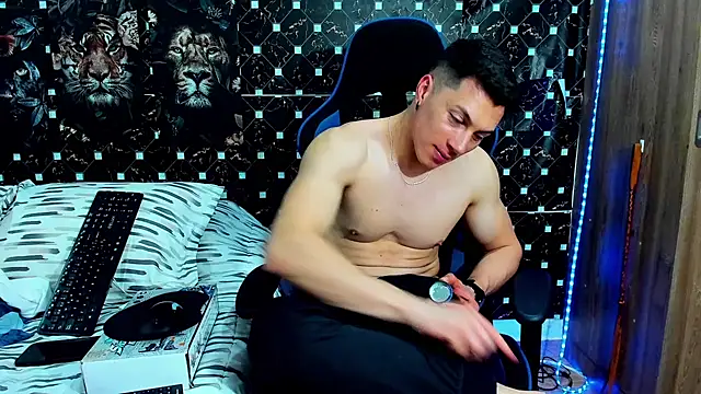 javiersexymann online show from 18, 7, 2026