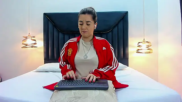 AuraEvens online show from 16, 9, 2025