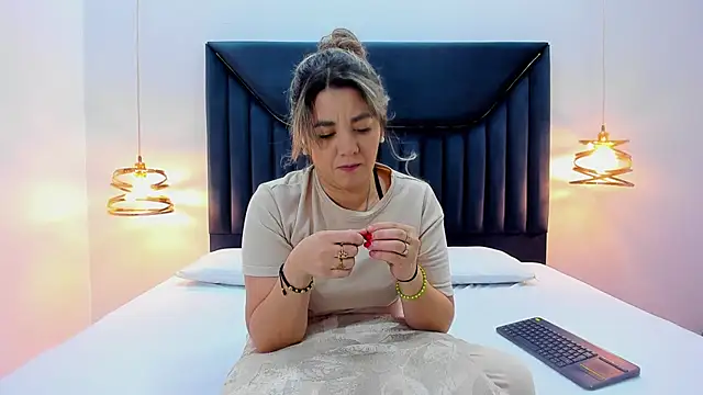 AuraEvens online show from 24, 9, 2025