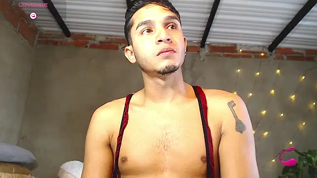 Snapshot of Angel_latinboy chatting on 9, 6, 2026 Angel latinboy online show from 9, 6, 2026