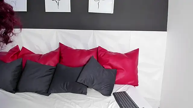 mae lyra online show from 27, 9, 2025