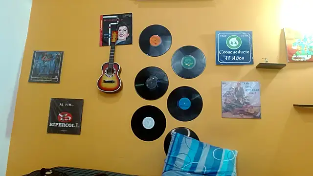 skinnyverus18 online show from 5, 2, 2026