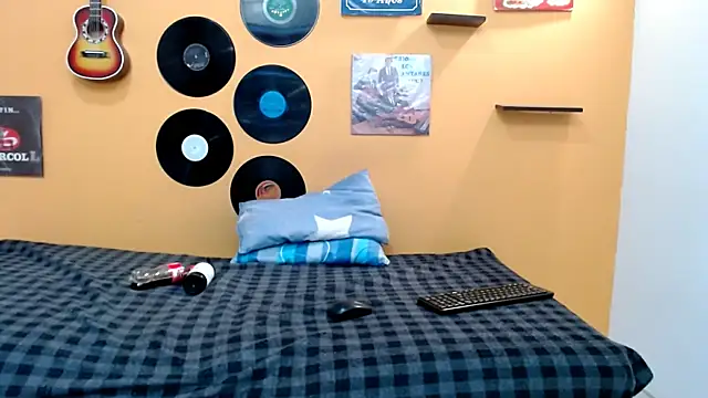 skinnyverus18 online show from 24, 2, 2026