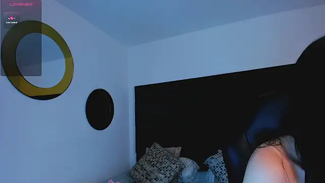 SaraWagner  online show from 12, 10, 2025