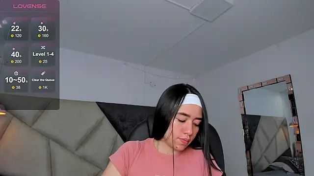 SaraWagner  online show from 11, 3, 2026