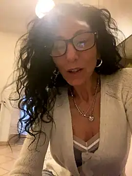 Snapshot of eddivad6974 chatting on 13, 1, 2026 eddivad6974 online show from 13, 1, 2026