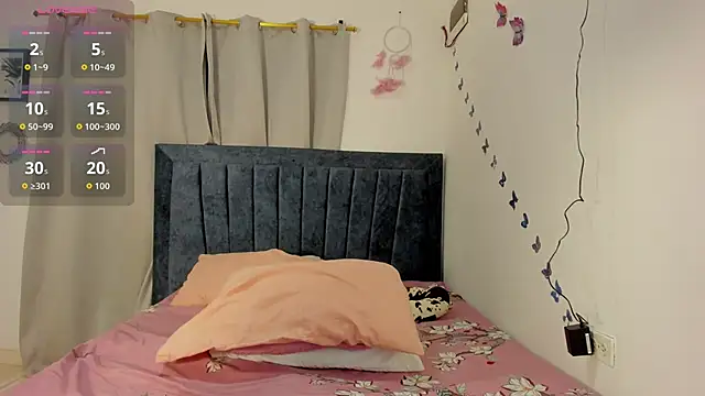 Snapshot of emmie_bunny chatting on 17, 9, 2025 emmie bunny online show from 17, 9, 2025