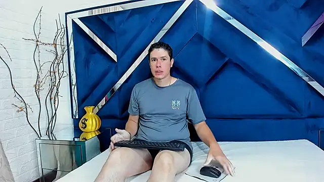 Snapshot of CandyandSteven chatting on 11, 9, 2025 CandyandSteven online show from 11, 9, 2025