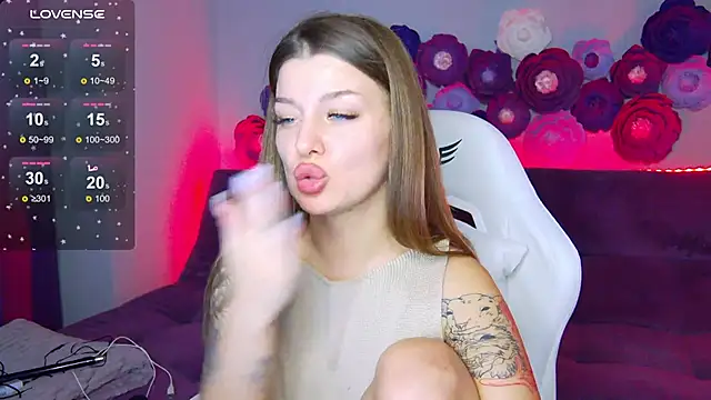 Snapshot of LindaBrilliant chatting on 11, 10, 2025 LindaBrilliant online show from 11, 10, 2025