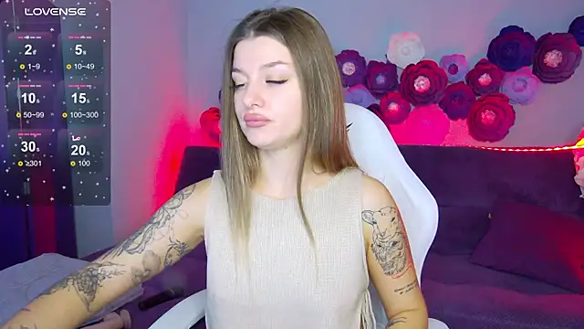 Snapshot of LindaBrilliant chatting on 12, 10, 2025 LindaBrilliant online show from 12, 10, 2025