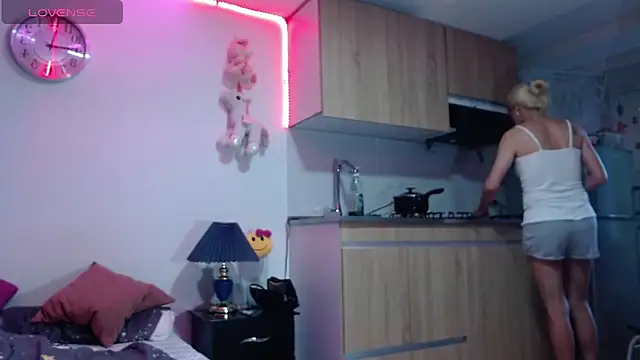 AllysonStonne online show from 24, 4, 2026