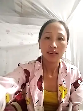 Snapshot of cute_love00 chatting on 28, 9, 2025 cute love00 online show from 28, 9, 2025