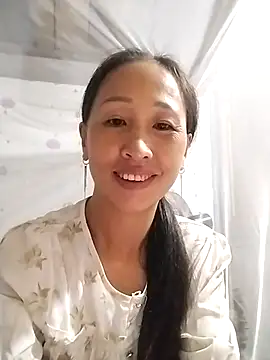 Snapshot of cute_love00 chatting on 2, 10, 2025 cute love00 online show from 2, 10, 2025