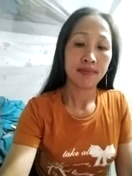 Snapshot of cute_love00 chatting on 6, 10, 2025 cute love00 online show from 6, 10, 2025