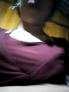 Snapshot of cute_love00 chatting on 29, 10, 2025 cute love00 online show from 29, 10, 2025