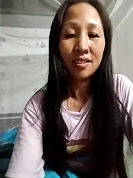 Snapshot of cute_love00 chatting on 31, 10, 2025 cute love00 online show from 31, 10, 2025