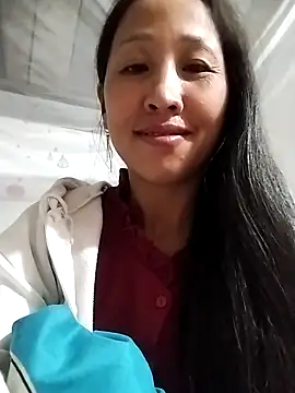 Snapshot of cute_love00 chatting on 6, 11, 2025 cute love00 online show from 6, 11, 2025