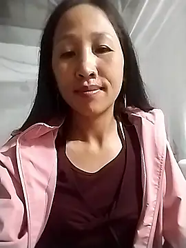 Snapshot of cute_love00 chatting on 8, 11, 2025 cute love00 online show from 8, 11, 2025